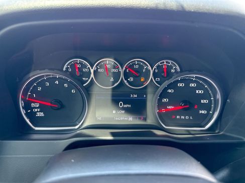 Used 2021 Chevrolet Silverado 1500 LT Trail Boss w/ Convenience Package II AWD/4WD image 4