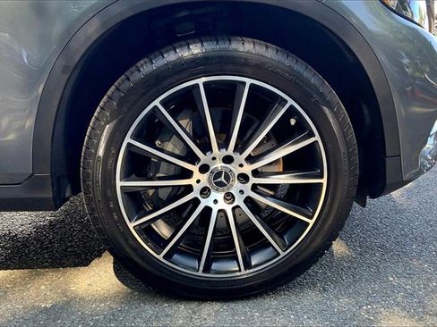 Used 2019 Mercedes-Benz GLC 300 4MATIC Coupe image 9