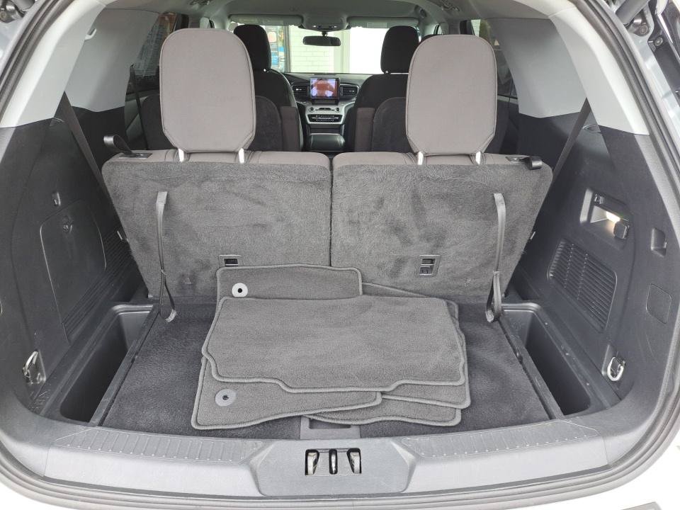 Used 2023 Ford Explorer XLT RWD image 29