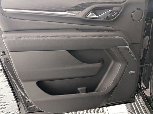 Used 2021 GMC Yukon XL Denali image 32