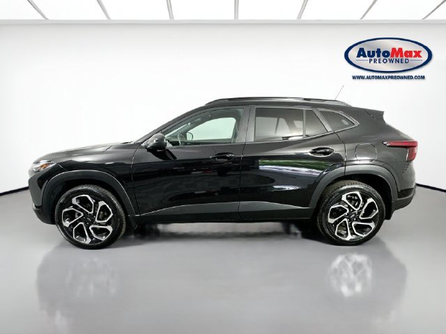 Used 2025 Chevrolet Trax RS w/ Sunroof Package FWD image 9