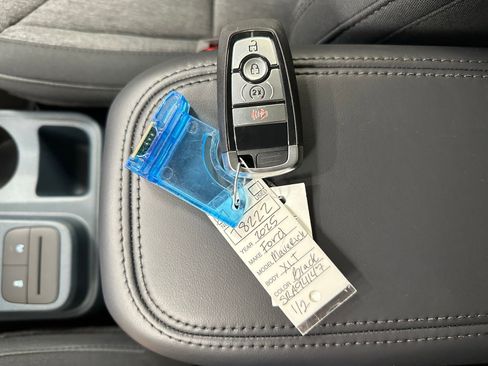 New 2025 Ford Maverick XLT w/ XLT Luxury Package image 28