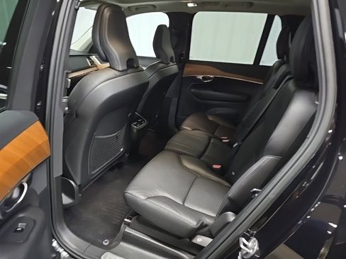 Used 2022 Volvo XC90 T6 Momentum w/ Advanced Package image 31