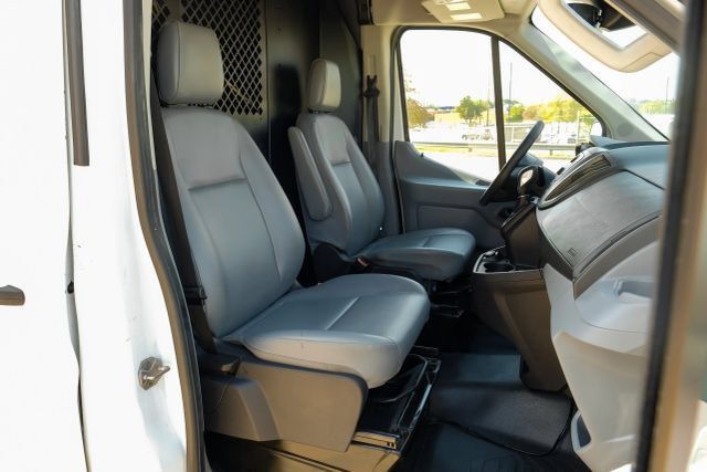 Used 2018 Ford Transit 250 130 Medium Roof RWD image 37