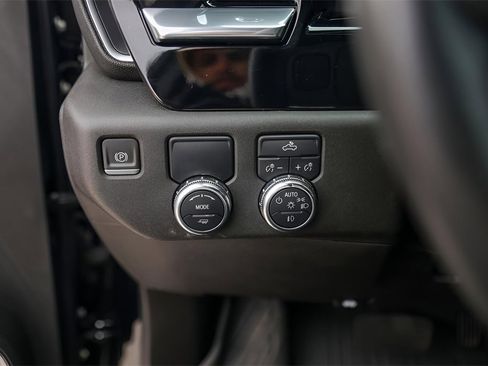 Used 2023 GMC Sierra 1500 Elevation image 16