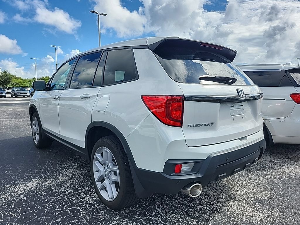 Used 2025 Honda Passport EX-L image 4
