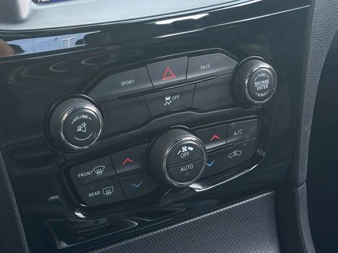 Used 2016 Chrysler 300 S image 24