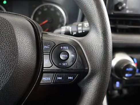 Used 2021 Toyota RAV4 XLE image 18
