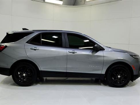 Used 2024 Chevrolet Equinox LS w/ LS Convenience Package FWD image 9