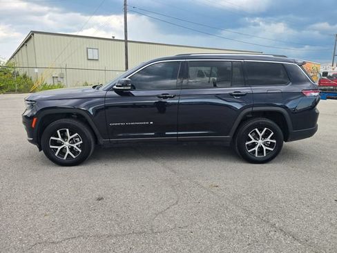 Used 2023 Jeep Grand Cherokee L Limited AWD/4WD image 7