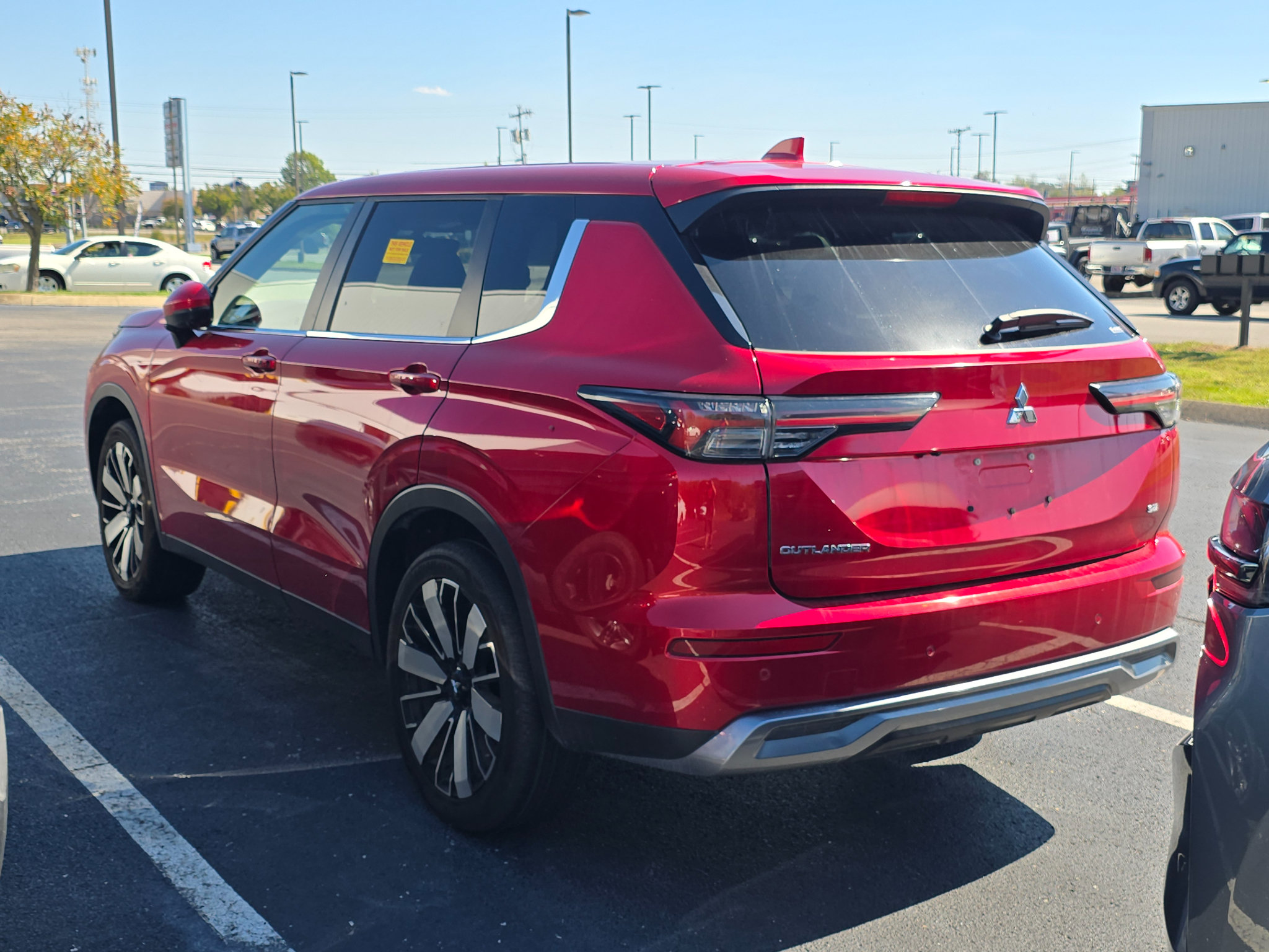 Used 2025 Mitsubishi Outlander SE AWD/4WD image 5