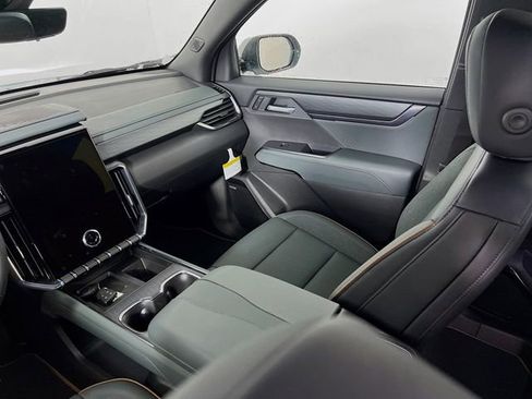 New 2026 GMC Acadia AT4 w/ Super Cruise Package image 24