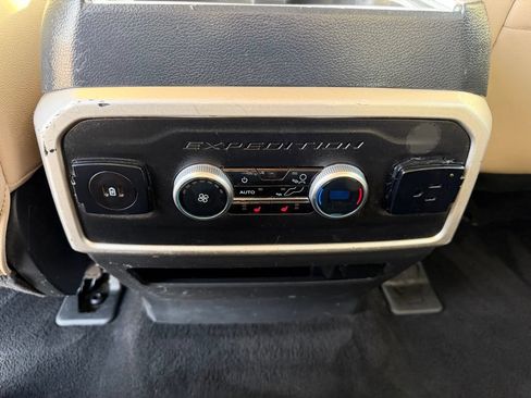 Used 2024 Ford Expedition Limited AWD/4WD image 29