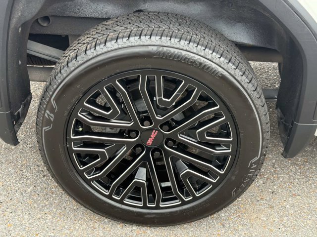 Used 2022 GMC Sierra 1500 Denali w/ Denali Premium Package RWD image 5