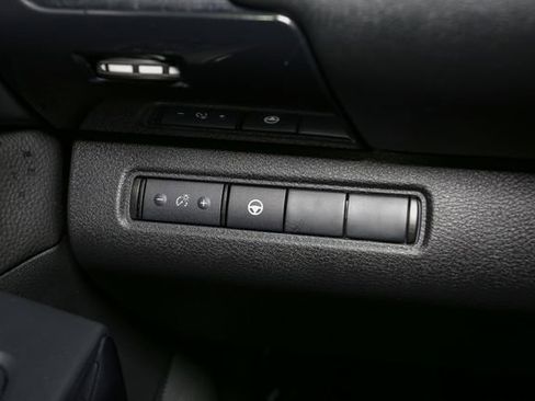 Used 2024 Nissan Pathfinder SV image 32