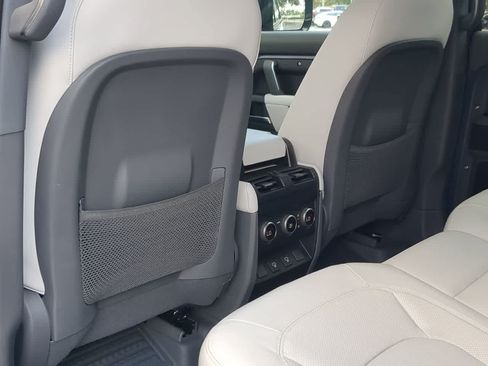 Certified 2025 Land Rover Defender 110 X-Dynamic SE AWD/4WD image 19