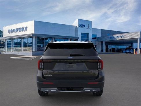 New 2025 Ford Explorer Active w/ Active Comfort Package image 5