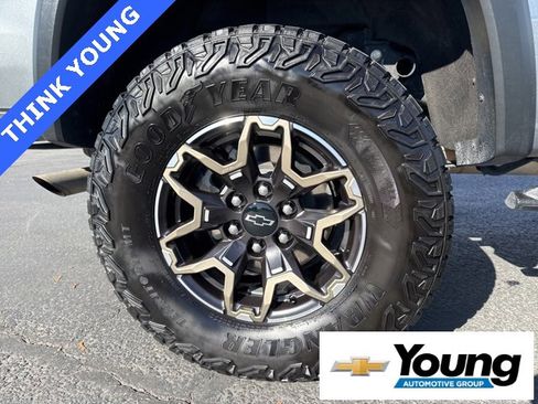 Used 2023 Chevrolet Colorado ZR2 w/ ZR2 Convenience Package III image 9