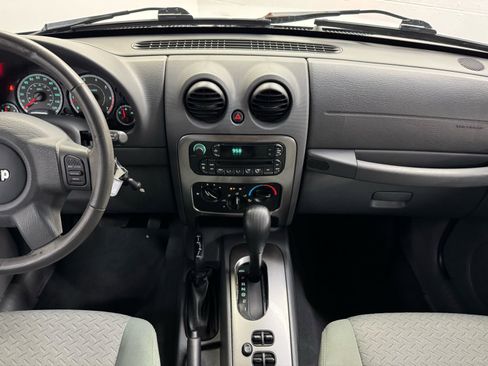 Used 2006 Jeep Liberty Renegade image 13