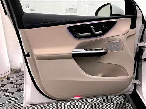 Used 2023 Mercedes-Benz GLC 300 image 23