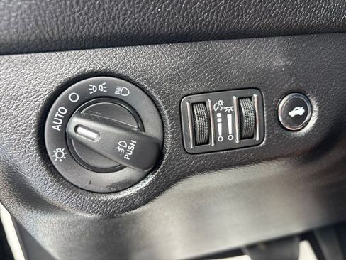 Used 2021 Dodge Challenger SXT w/ Driver Convenience Group RWD image 37