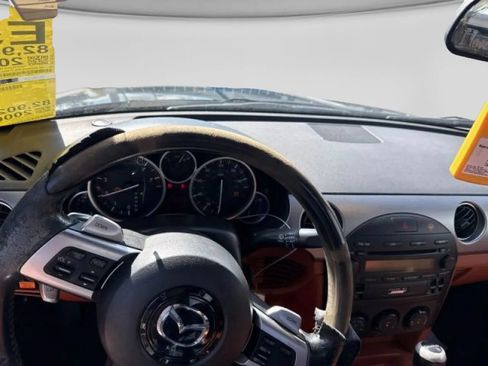 Used 2006 MAZDA MX-5 Miata Grand Touring w/ Premium Pkg RWD image 8