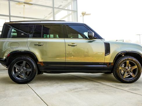 Used 2021 Land Rover Defender 110 X-Dynamic HSE image 6