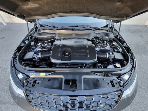 Used 2024 Land Rover Discovery Dynamic SE image 12