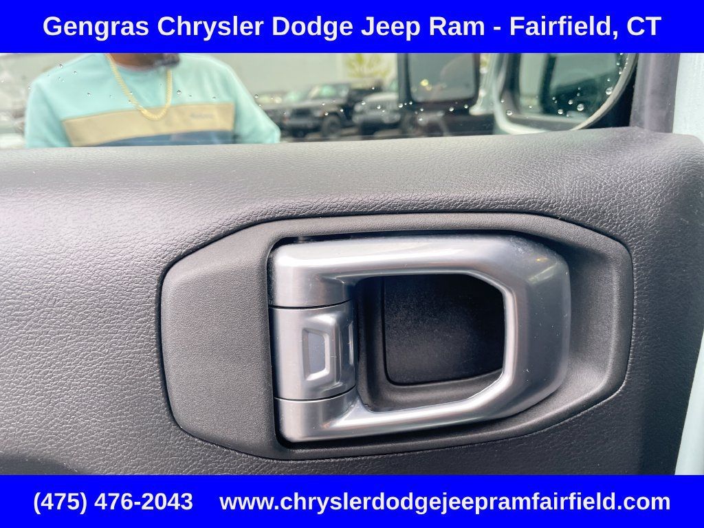 Used 2023 Jeep Wrangler Unlimited w/ Sun & Screen Package AWD/4WD image 38