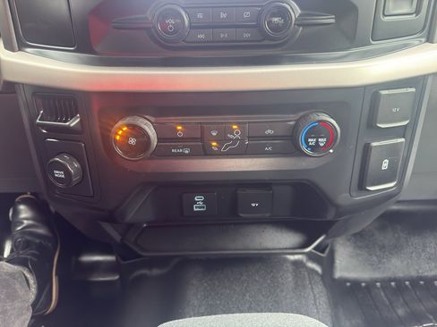 Used 2021 Ford F150 XLT image 18