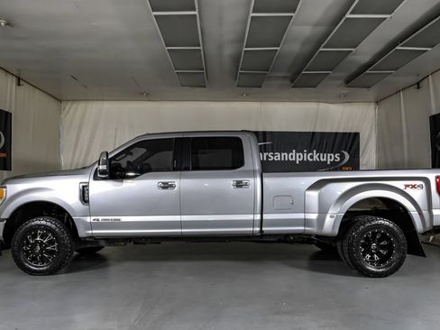 Used 2021 Ford F350 XLT w/ XLT Premium Package AWD/4WD image 11