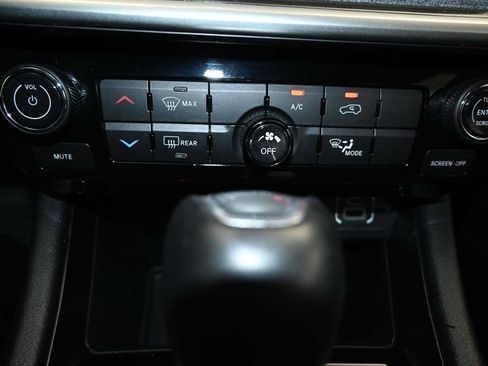 Used 2024 Jeep Compass Latitude AWD/4WD image 18