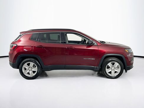 Used 2022 Jeep Compass Latitude image 4
