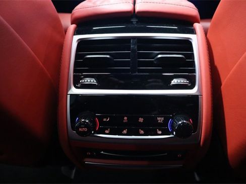 Certified 2022 BMW ALPINA B7 xDrive w/ Luxury Rear Seating Package image 25