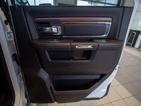 Used 2016 RAM 1500 Laramie image 11