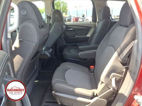 Used 2015 Chevrolet Traverse LT w/ Style and Technology Package FWD image 28