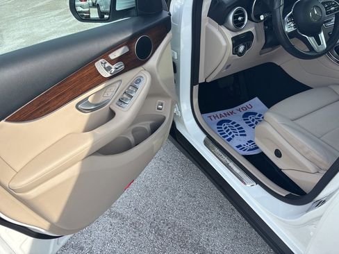 Used 2022 Mercedes-Benz GLC 300 4MATIC image 8