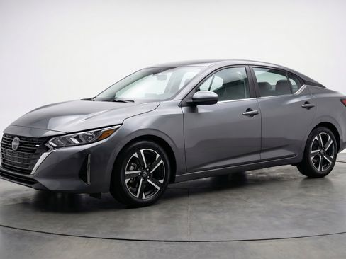 Used 2025 Nissan Sentra SV FWD image 3