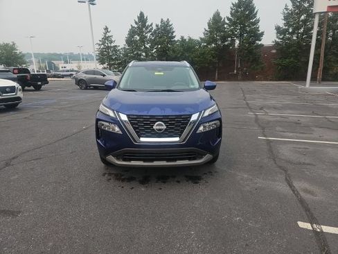 Used 2023 Nissan Rogue SV w/ SV Premium B Package AWD/4WD image 2