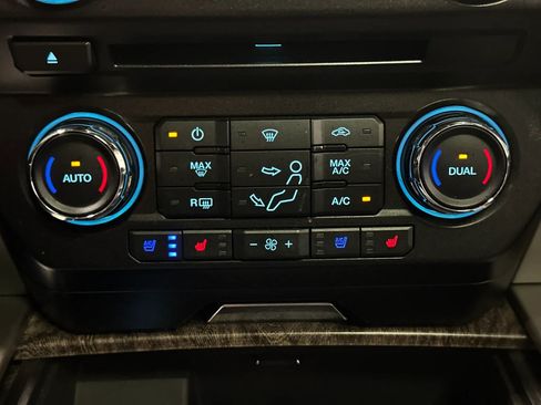 Used 2017 Ford F250 Lariat w/ Lariat Ultimate Package image 44