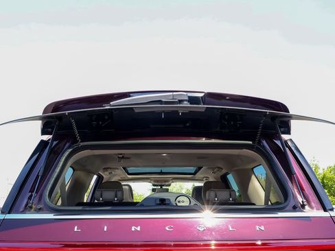 Used 2023 Lincoln Navigator L Reserve AWD/4WD image 45