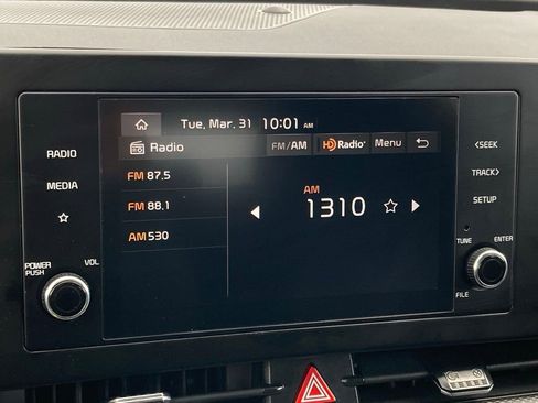 Used 2025 Kia Sportage LX image 17