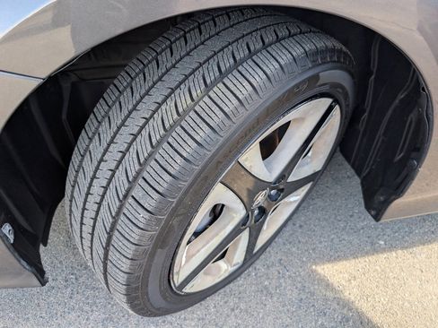 Used 2016 Toyota Prius Three Touring w/ Preferred Accessory Package image 21