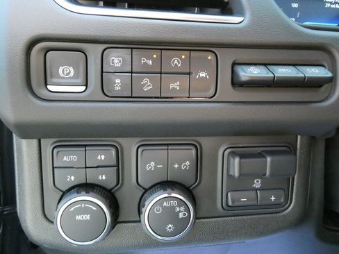 Used 2024 Chevrolet Tahoe High Country w/ Advanced Technology Package image 29