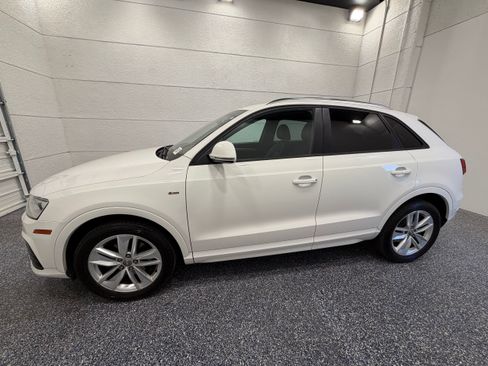 Used 2018 Audi Q3 2.0T Premium w/ Convenience Package AWD/4WD image 2