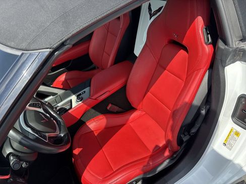 Used 2017 Chevrolet Corvette Stingray Convertible RWD image 25