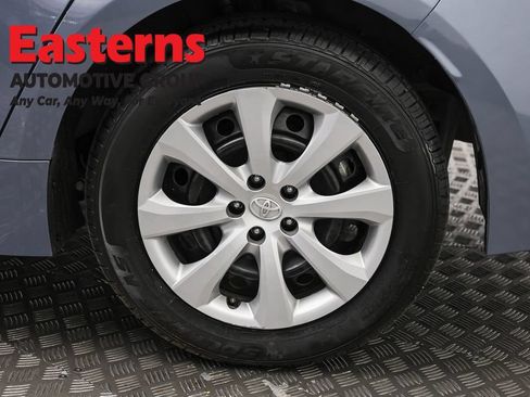 Used 2025 Toyota Corolla LE FWD image 31