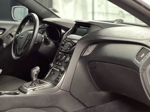 Used 2015 Hyundai Genesis 3.8 image 16