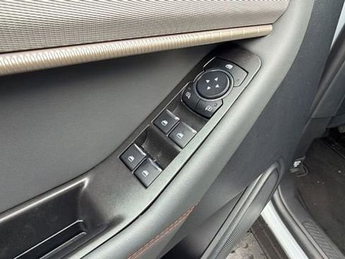 Used 2025 Ford Explorer Active image 21