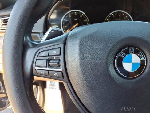 Used 2015 BMW 750Li xDrive AWD/4WD image 9